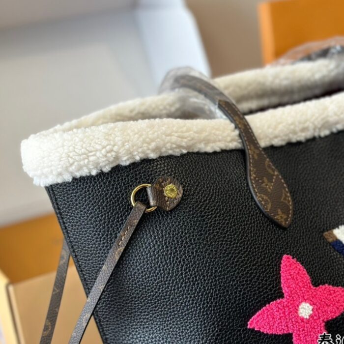Louis Vuitton Teddy Monogram Shearling Neverfull Mm Black 33cm - Image 4