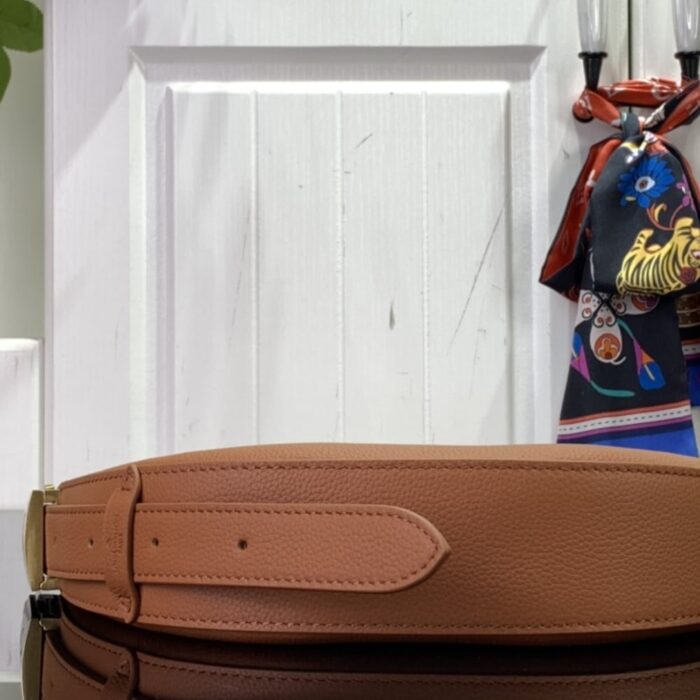 Louis Vuitton Low Key Bumbag Cognac Brown 28Cm - Image 4