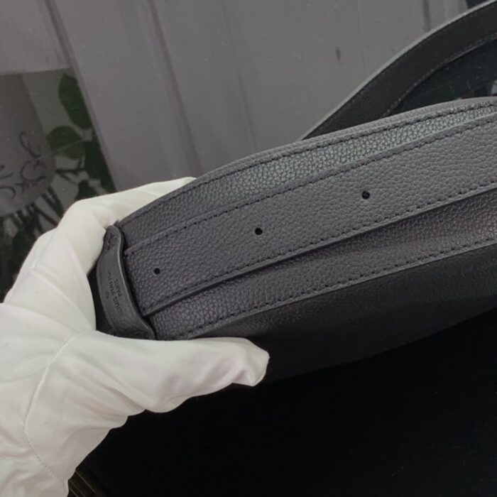 Louis Vuitton Low Key Bumbag Black 28Cm - Image 4