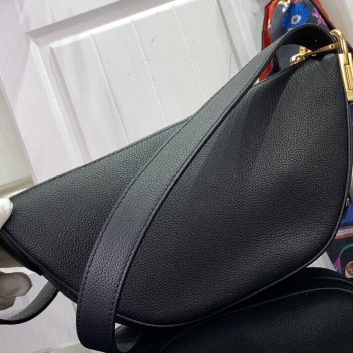 Louis Vuitton Low Key Bumbag Black 28Cm - Image 5