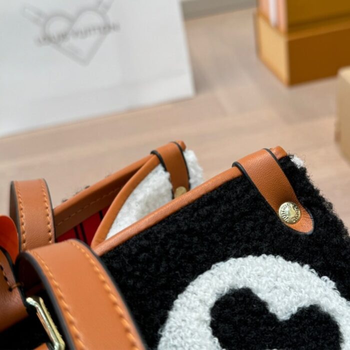 Louis Vuitton Monogram Giant Teddy Onthego Black 38cm - Image 8