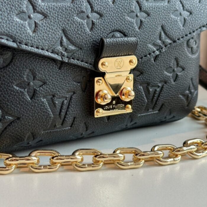 Louis Vuitton Pochette Métis East West Black 21cm M46595 - Image 3