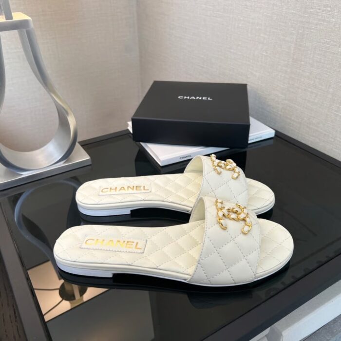 Chanel 23P Quilted CC Chain Sandal White - Image 5