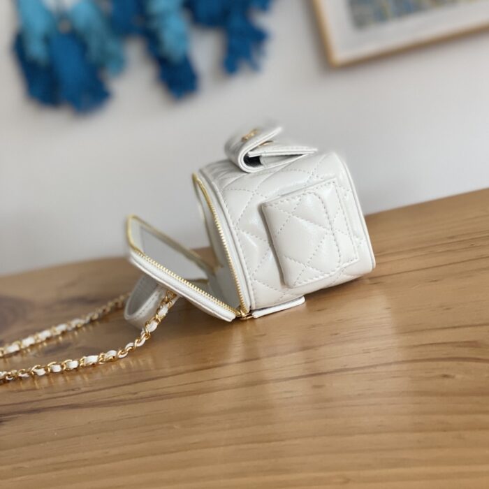 Chanel 22K Small Vanity Case With Pockets In White 17cm - Image 6