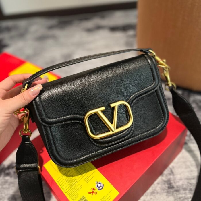 Valentino Garavani Alltime Grainy Leather Black 23cm - Image 6