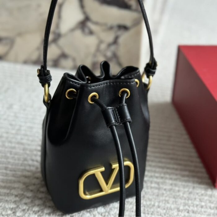 Valentino Mini Vlogo Signature Bucket Bag Black 22cm - Image 2