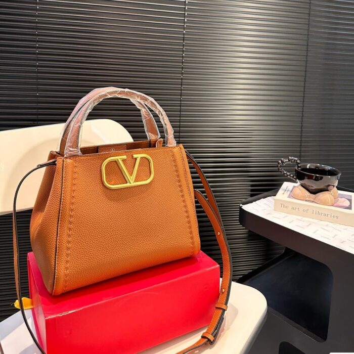 Valentino Garavani Alltime Leather In Brown 26cm - Image 2