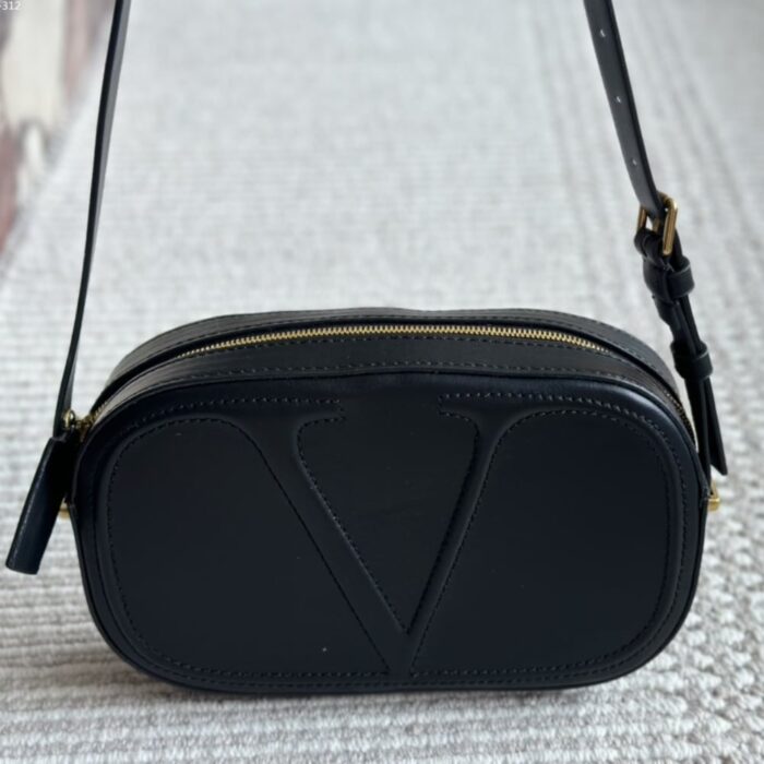 Valentino Vlogo Walk Leather Crossbody Bag Black 25cm - Image 2