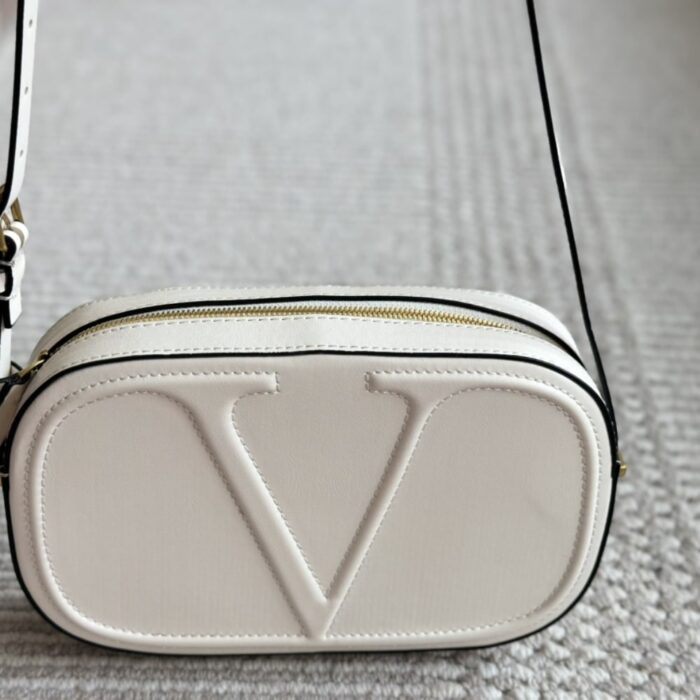 Valentino Vlogo Walk Leather Crossbody Bag White 25cm - Image 2