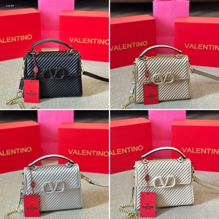 Valentino Garavani Small Leather Vsling Black 20cm - Image 3