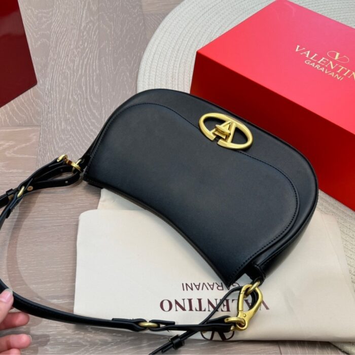 Valentino Garavani Ohval Shoulder Bag Black 28Cm - Image 4