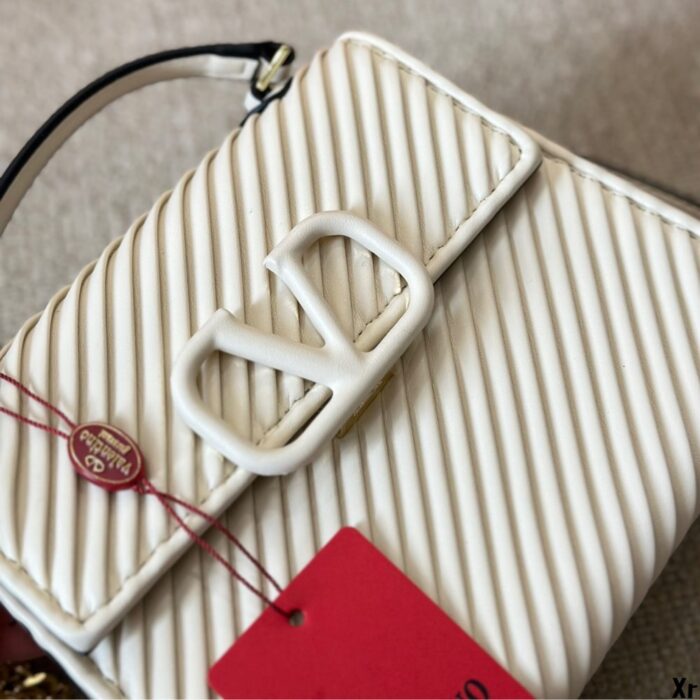 Valentino Garavani Small Leather Vsling White 20cm - Image 5