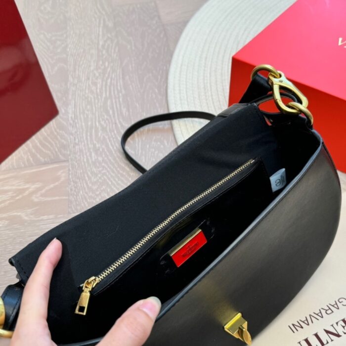 Valentino Garavani Ohval Shoulder Bag Black 28Cm - Image 9