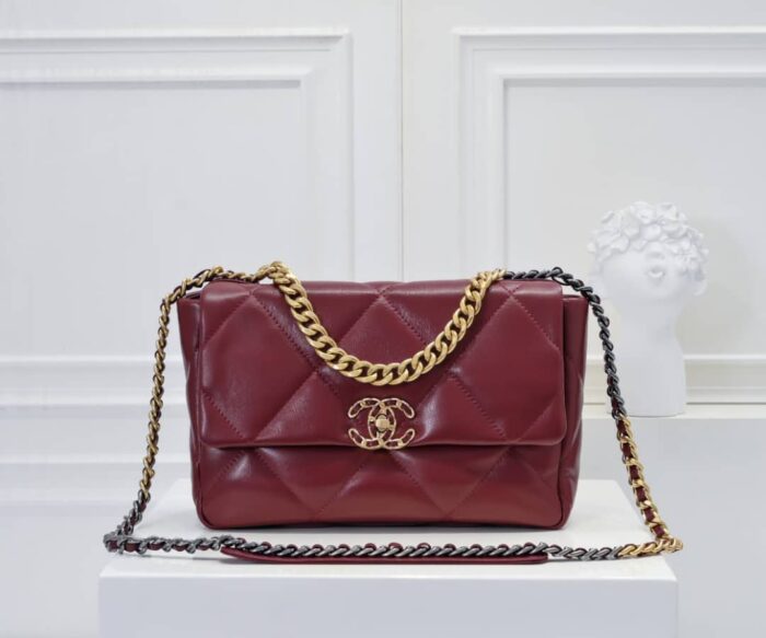 Chanel 19 Shiny Crumpled Burgundy 25cm - Image 2