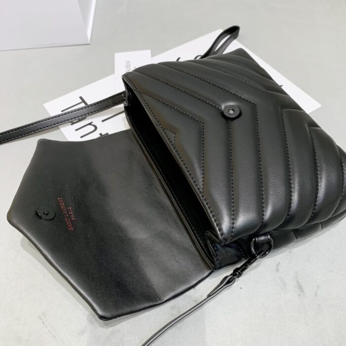 Saint Laurent Toy Loulou Black 20Cm 678401DV7081000 - Image 4