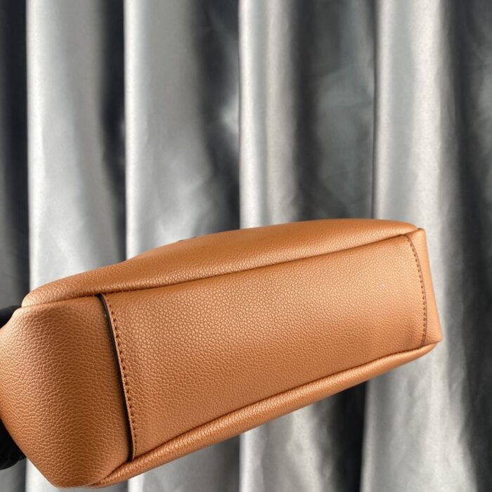 Saint Laurent Le 5 À 7 Supple Large Orange 27cm - Image 6
