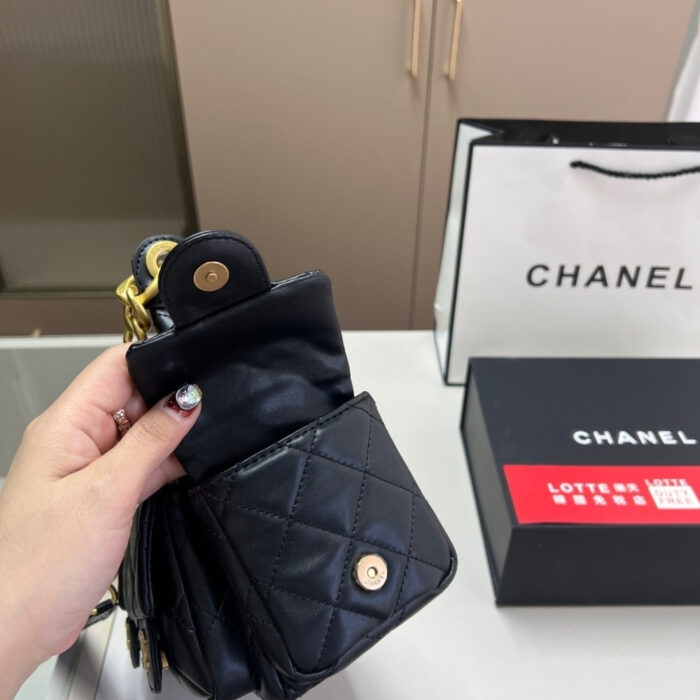 Chanel Maxi Hobo Bag Gold Tone Metal Black 25Cm - Image 3