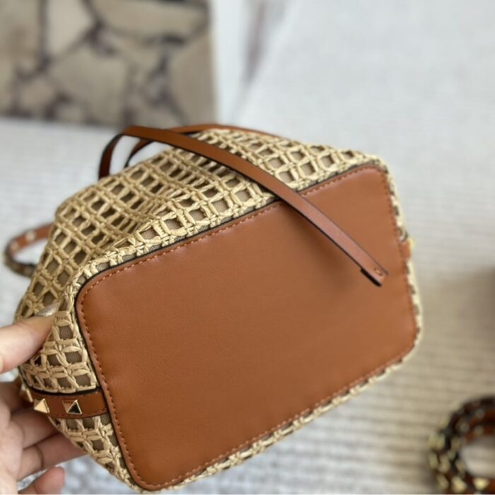 Valentino Rockstud Woven Bucket Bag Brown 19cm - Image 5