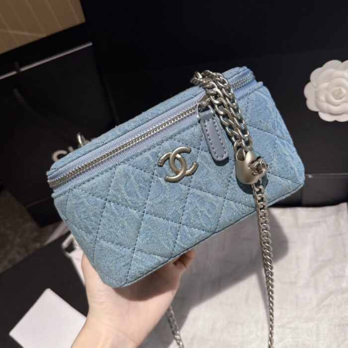 Chanel Camellia Denim Vanity Bag With Heart Chain Light Blue 18cm - Image 2