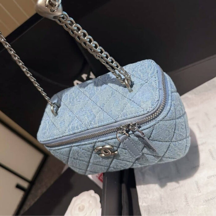 Chanel Camellia Denim Vanity Bag With Heart Chain Light Blue 18cm - Image 4