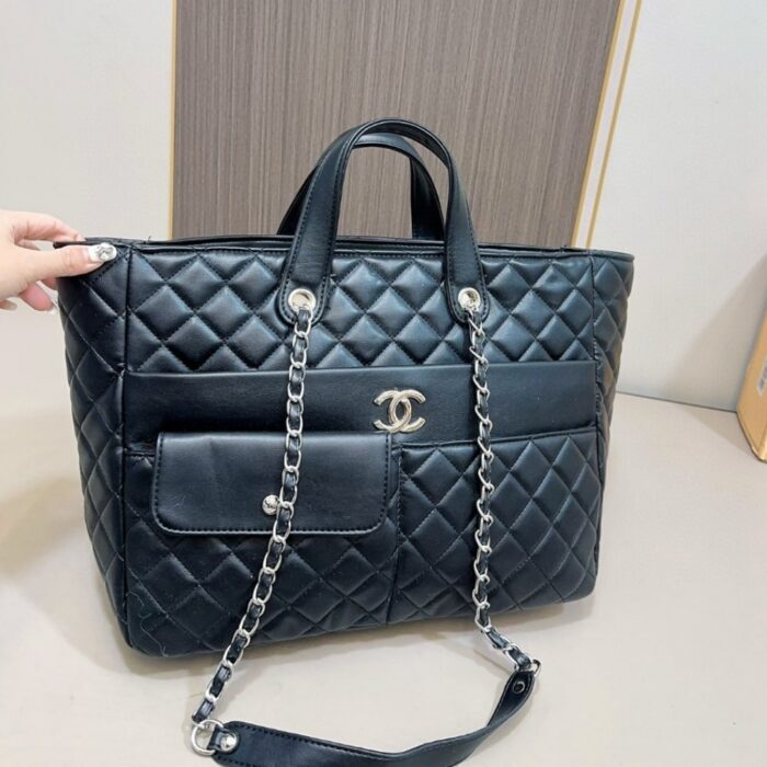 Chanel Large Zipped Shopping Bag Black 32 cm - Image 2