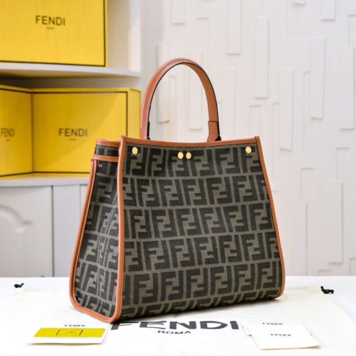 Fendi Peekaboo FF Logo Handbag Brown 30Cm - Image 5