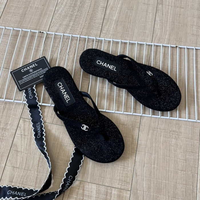 Chanel Thongs Purl Fabric With Silver CC Logo In Black - Image 2