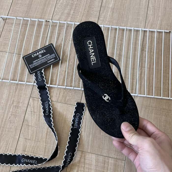 Chanel Thongs Purl Fabric With Silver CC Logo In Black - Image 4
