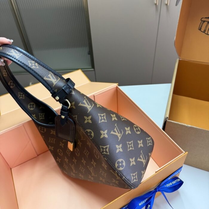 Louis Vuitton The Drop PM Monogram Brown 25Cm M12940 - Image 4