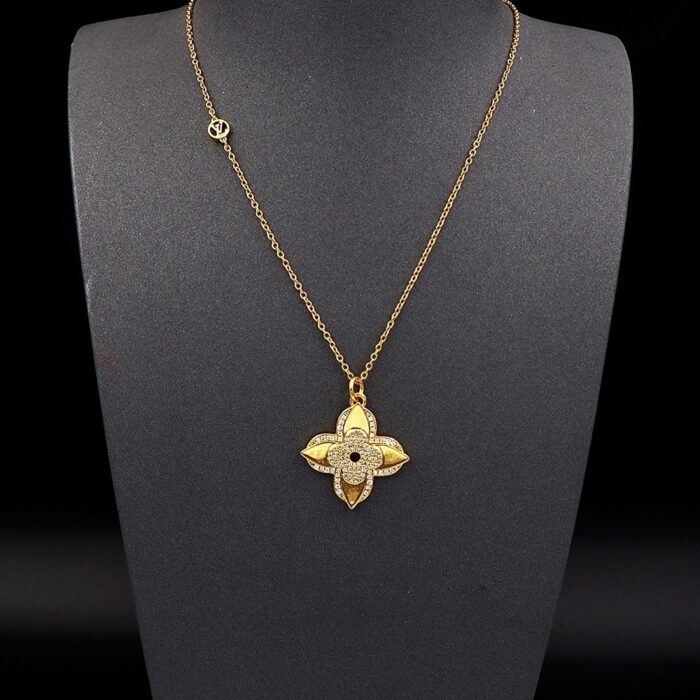 Louis Vuitton LV Medaillon Necklace M02001 - Image 2