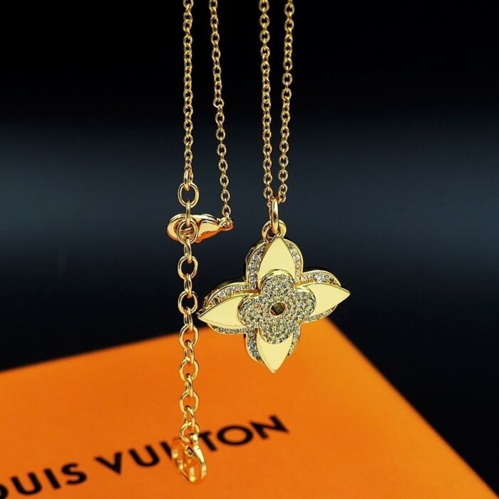 Louis Vuitton LV Medaillon Necklace M02001 - Image 3