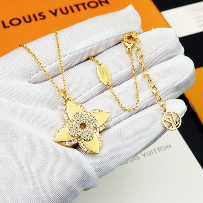 Louis Vuitton LV Medaillon Necklace M02001 - Image 5