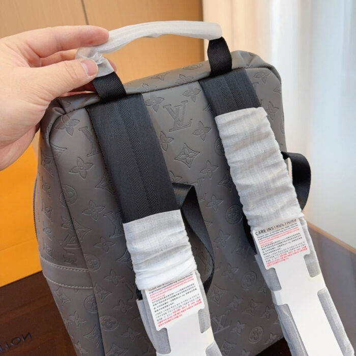 Louis Vuitton Discovery Backpack Anthracite Gray 28Cm M46557 - Image 5