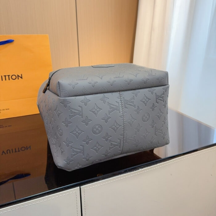 Louis Vuitton Discovery Backpack Anthracite Gray 28Cm M46557 - Image 6