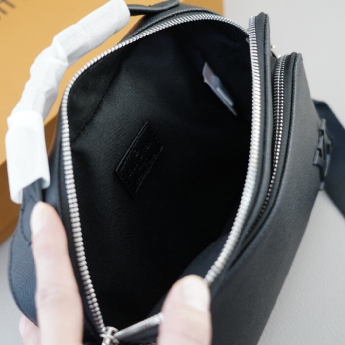 Louis Vuitton  Avenue Messenger Bag Black 23Cm M11657 - Image 7