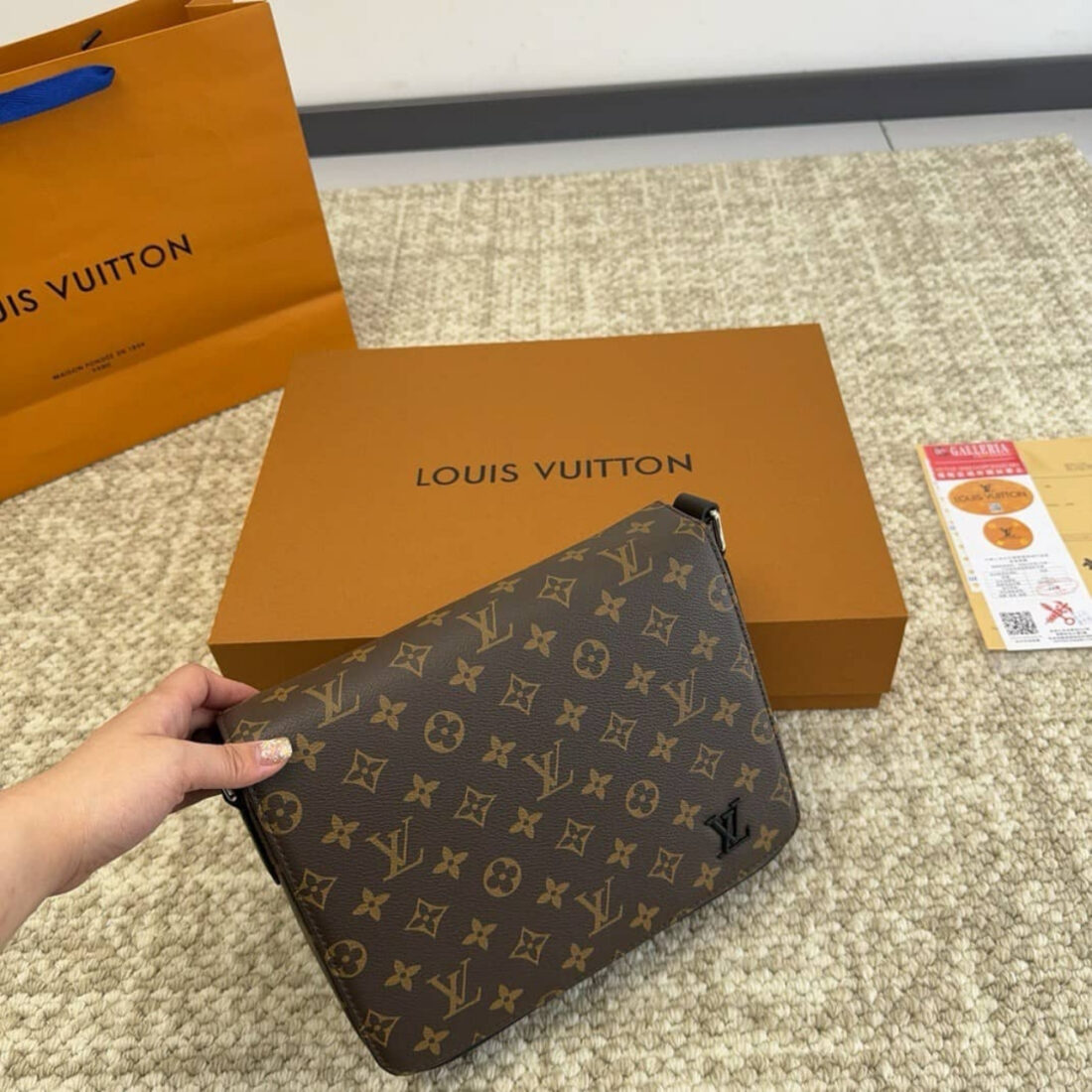 Louis Vuitton Monogram Messenger Bag Brown 25Cm - Image 2