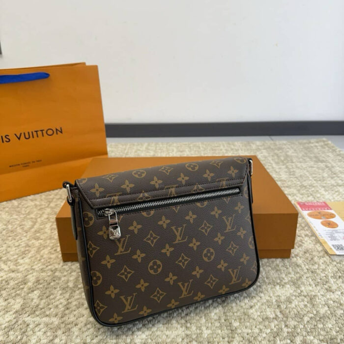 Louis Vuitton Monogram Messenger Bag Brown 25Cm - Image 4
