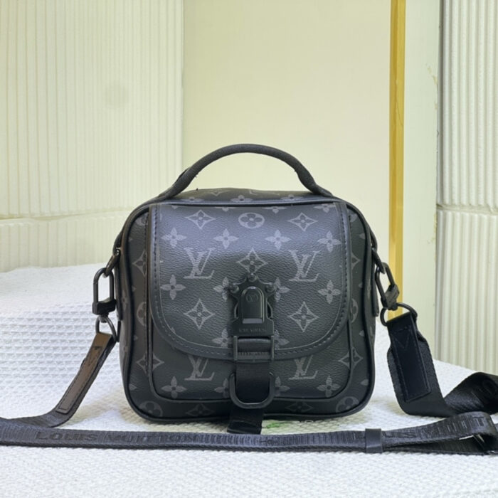 Louis Vuitton Quest Messenger Black 18cm - Image 2
