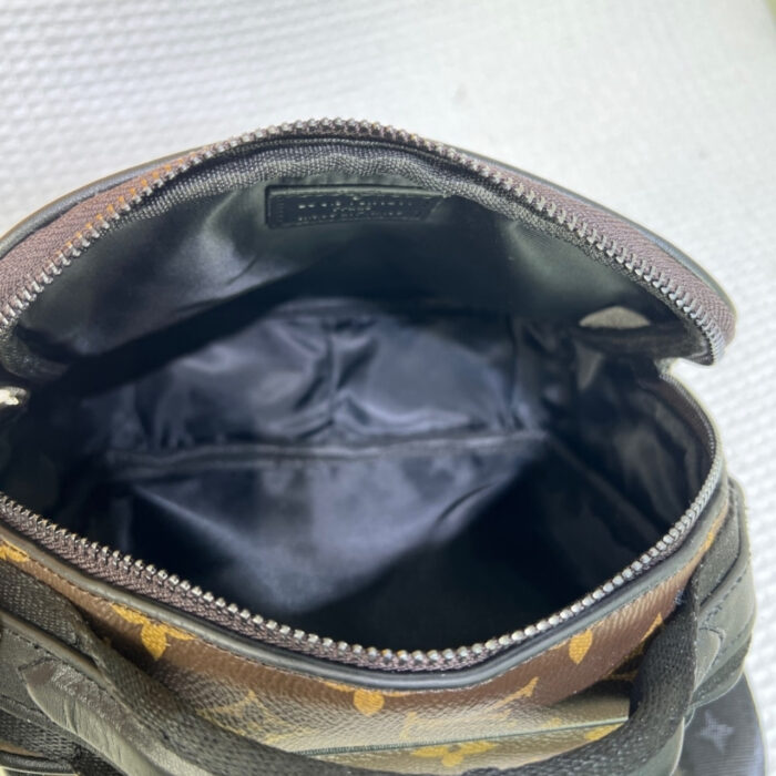 Louis Vuitton Quest Messenger Brown 18cm - Image 3