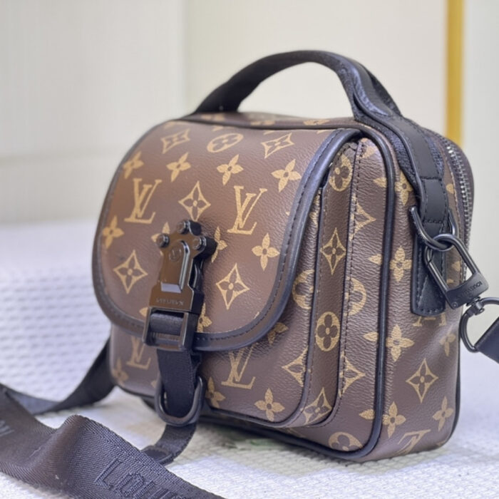 Louis Vuitton Quest Messenger Brown 18cm - Image 7