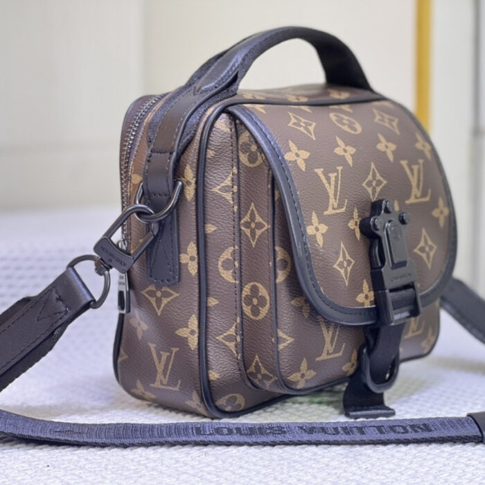 Louis Vuitton Quest Messenger Brown 18cm - Image 8