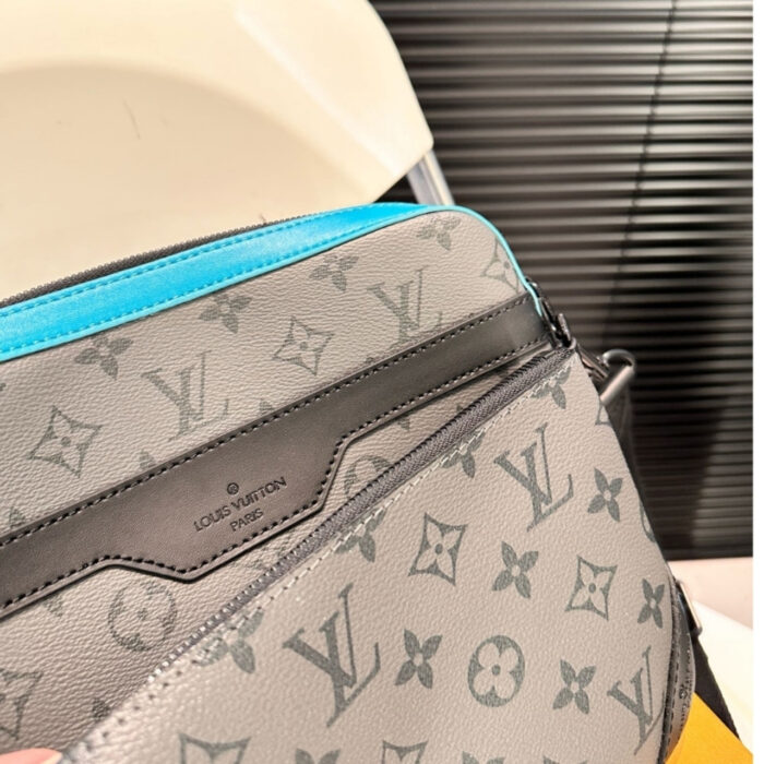 Louis Vuitton Trio Messenger Turquoise 25cm M69443 - Image 3