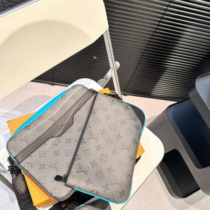 Louis Vuitton Trio Messenger Turquoise 25cm M69443 - Image 7