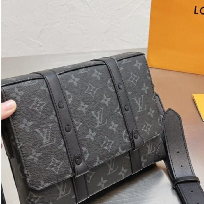 Louis Vuitton Trunk Messenger Bag Black 20Cm - Image 2
