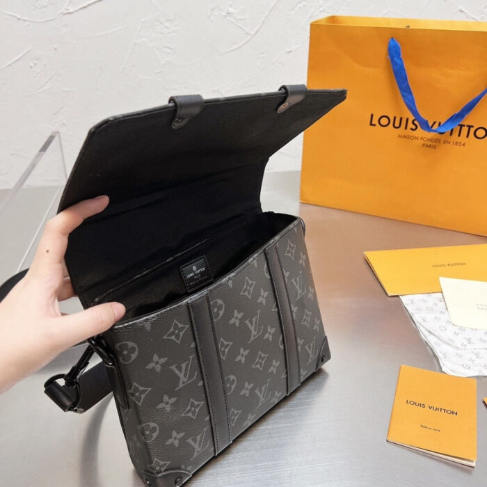Louis Vuitton Trunk Messenger Bag Black 20Cm - Image 7