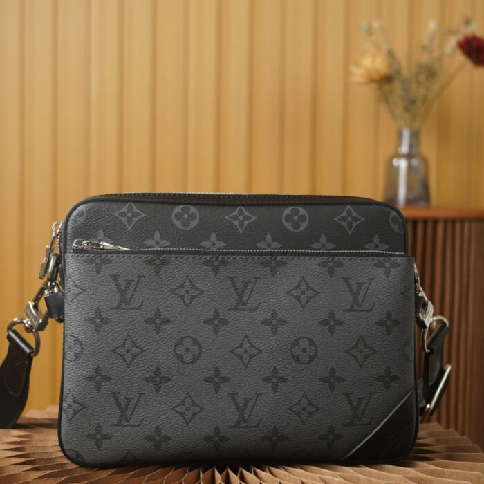 Louis Vuitton Trio Messenger Monogram Eclipse Black And Grey 25Cm M69443 - Image 2