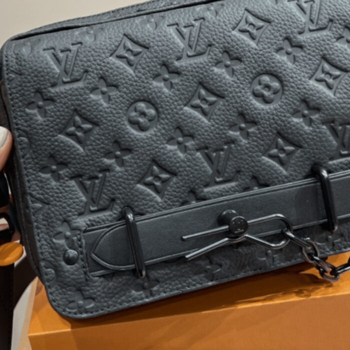 Louis Vuitton Steamer Messenger Taurilon Monogram Black  23Cm M57307 - Image 2