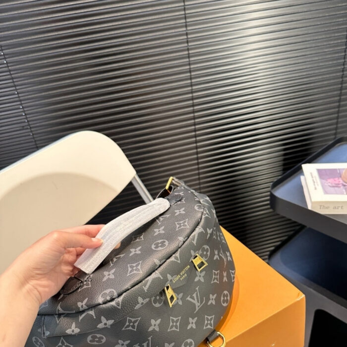 Louis Vuitton Discovery Bumbag PM Monogram Eclipse Coated Canvas Black 39Cm M46035 - Image 3