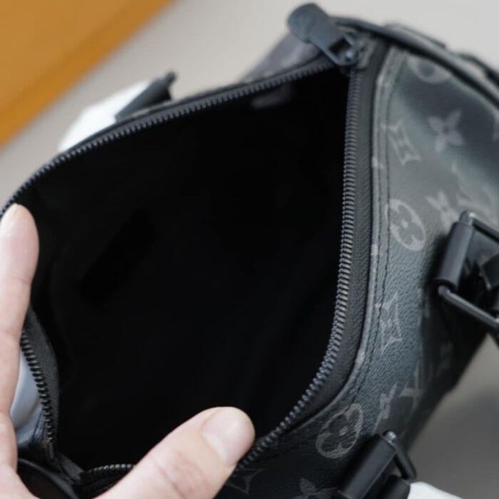 Louis Vuitton Keepall Bandoulière 25 Monogram Eclipse Black 24Cm M46271 - Image 4