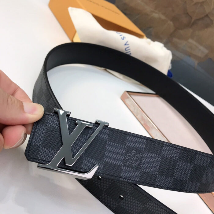 Louis Vuitton Ceinture LV Initiales Reversible 4Cm - Image 5